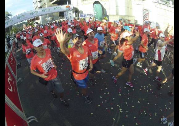Esteban Jaramillo y Sebastián Salazar - Más de 10 mil competidores se dieron cita en esta histórica cita deportiva que se corría en las modalidades de 5, 10, 21 y 42 kilómetros.