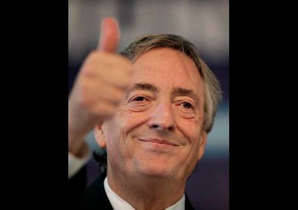 AP - N&#233;stor Kirchner se ve&#237;a como un candidato favorito a ganar de nuevo la presidencia de Argentina.