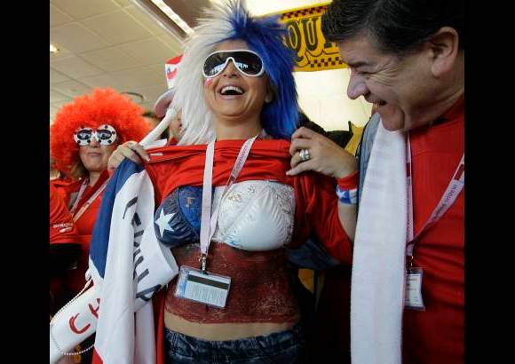 AP - Siguen apareciendo divertidas maneras de apoyar a los seleccionados en Sudáfrica.