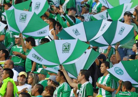 JAIME PÉREZ - La fiesta se quedó armada en la tribuna con una hinchada que no pudo cantar ningún gol y tendrá que esperar hasta el miércoles para conocer al campeón.