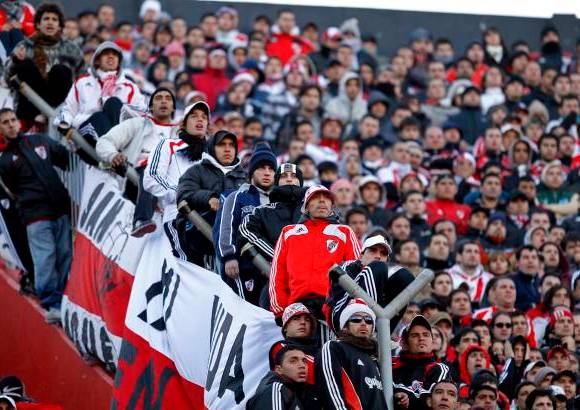 AP - Partido de vuelta de la Promoción del fútbol argentino disputado en el estadio Antonio Liberti, Monumental, ante unos 52.000 espectadores, con una operación de seguridad en la que participaron unos 2.300 policías.