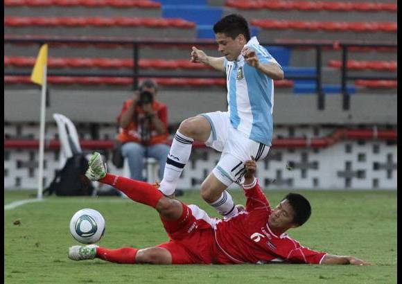 Julio César Herrera - Misión cumplida, pese a que Perazzo debió prescindir de Lamela -su jugador más importante- por culpa de una dolencia en el tobillo izquierdo.