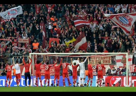 AP - Bayern Munich venci&#243; con comodidad al Manchester United en un nuevo paso hacia el bicampeonato de la Liga de Campeones.