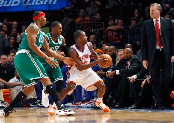 Reuters - Los Celtics, que estuvieron 17 puntos abajo en la primera mitad del partido, llegaron al cuarto periodo con 10 de ventaja, pero la inspiración de Anthony y el falló de Garnett les impidió irse del Madison Square Garden con un triunfo en el partido de apertura de la nueva temporada de la NBA.