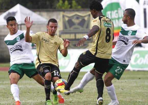 R&#211;BINSON S&#193;ENZ - Pero el verde no hizo nada m&#225;s por ganar el partido y ante la ausencia de Macnelly y Sherman no hubo quien le diera control al bal&#243;n.