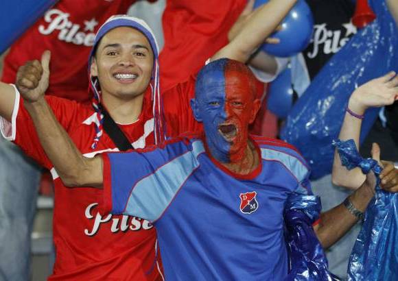 El Colombiano - Rojo y azul, los colores de moda.