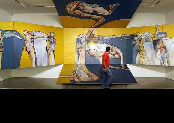 Foto Donaldo Zuluaga - Con la C&#225;mara del amor, Luis Caballero gan&#243; la Bienal de Coltejer.