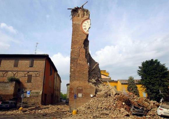 Reuters - El fuerte sismo en el norte de Italia dañó seriamente edificios históricos como iglesias, campanarios y un famoso castillo medieval.