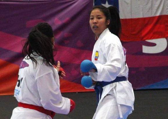 FOTO CORTES&#205;A COMIT&#201; OL&#205;MPICO COLOMBIANO - La karateka antioque&#241;a Sayaka Osorio obtuvo este viernes para Colombia la primera medalla en los X Juegos Suramericanos Santiago 2014.