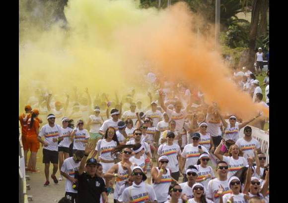Esteban Vanegas - M&#225;s de 10.000 personas disfrutaron este domingo de los 5 kil&#243;metros m&#225;s divertidos del deporte. The color run pint&#243; de alegr&#237;a las calles de Medell&#237;n.