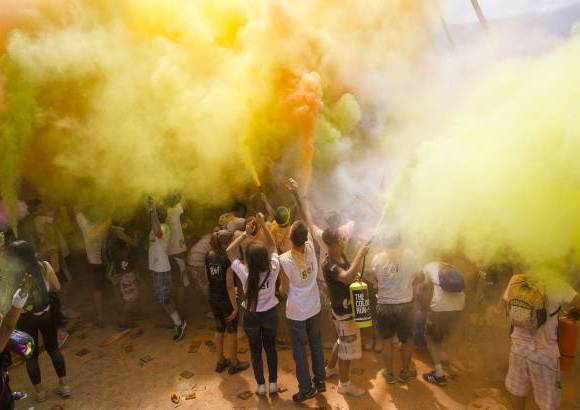 Esteban Vanegas - M&#225;s de 10.000 personas disfrutaron este domingo de los 5 kil&#243;metros m&#225;s divertidos del deporte. The color run pint&#243; de alegr&#237;a las calles de Medell&#237;n.