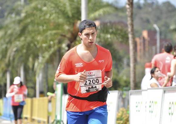 Esteban Jaramillo y Sebasti&#225;n Salazar - M&#225;s de 10 mil competidores se dieron cita en esta hist&#243;rica cita deportiva que se corr&#237;a en las modalidades de 5, 10, 21 y 42 kil&#243;metros.