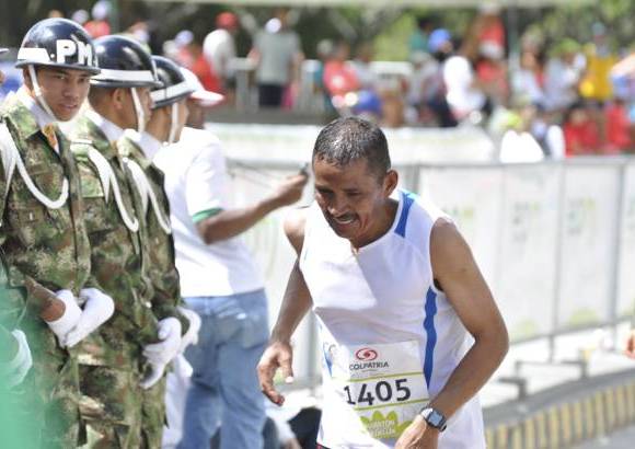 Esteban Jaramillo y Sebasti&#225;n Salazar - M&#225;s de 10 mil competidores se dieron cita en esta hist&#243;rica cita deportiva que se corr&#237;a en las modalidades de 5, 10, 21 y 42 kil&#243;metros.