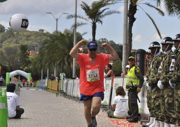 Esteban Jaramillo y Sebasti&#225;n Salazar - M&#225;s de 10 mil competidores se dieron cita en esta hist&#243;rica cita deportiva que se corr&#237;a en las modalidades de 5, 10, 21 y 42 kil&#243;metros.