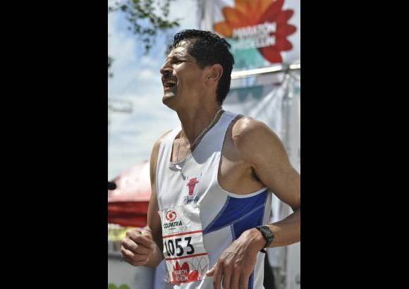 Esteban Jaramillo y Sebasti&#225;n Salazar - M&#225;s de 10 mil competidores se dieron cita en esta hist&#243;rica cita deportiva que se corr&#237;a en las modalidades de 5, 10, 21 y 42 kil&#243;metros.