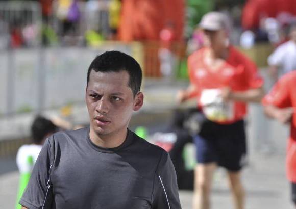Esteban Jaramillo y Sebasti&#225;n Salazar - M&#225;s de 10 mil competidores se dieron cita en esta hist&#243;rica cita deportiva que se corr&#237;a en las modalidades de 5, 10, 21 y 42 kil&#243;metros.