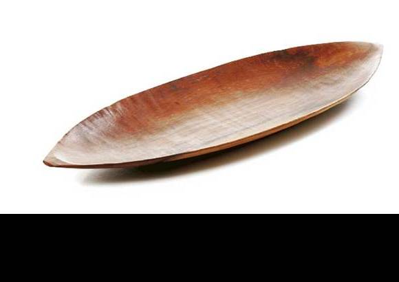 Fino Lino Batea - Para guardar como un tesoro los condimentos, tener a la mano la sal y la pimienta o como recipiente para servir la ensalada, para eso y más la madera tiene un espacio ganado en la cocina.