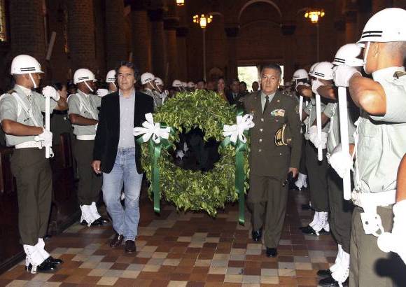 Manuel Saldarriaga - Con una Eucarist&#237;a solemne, pero a la vez muy sobria celebrada en la Catedral Metropolitana de Medell&#237;n, la Polic&#237;a Antioquia inici&#243; ela celebraci&#243;n de los primeros 50 a&#241;os.