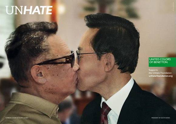 Cortes&#237;a - &quot;Se trata de im&#225;genes simb&#243;licas de reconciliaci&#243;n&quot;, indic&#243; en un comunicado el grupo italiano. En la imagen los dirigentes de Corea del Norte, Kim Jong-il, (izquierda) y Corea del Sur, Lee Myung-bak (derecha).