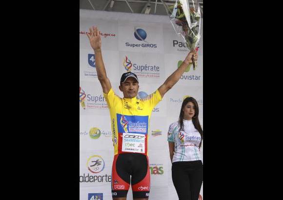 Colprensa - La clasificaci&#243;n general le devolvi&#243; la camiseta tricolor de l&#237;der al santandereano F&#233;lix Gato C&#225;rdenas, del GW-Shimano, quien arrib&#243; segundo en la fracci&#243;n, a 12 segundos de Camargo.