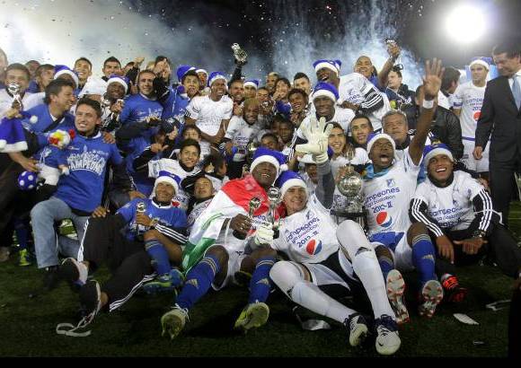 Colprensa - Millonarios alcanz&#243; la estrella 14 al superar en la gran final de la Liga Postob&#243;n II-2012 al Independiente Medell&#237;n. Dram&#225;tica definici&#243;n desde los penaltis despu&#233;s de empatar 0-0 en la ida y 1-1 este domingo.
