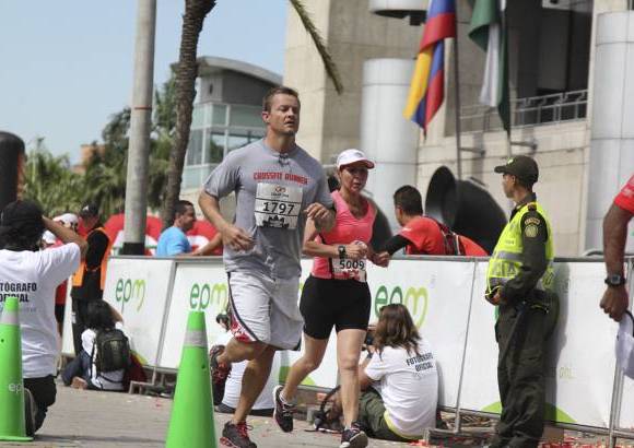 Esteban Jaramillo y Sebastián Salazar - Más de 10 mil competidores se dieron cita en esta histórica cita deportiva que se corría en las modalidades de 5, 10, 21 y 42 kilómetros.