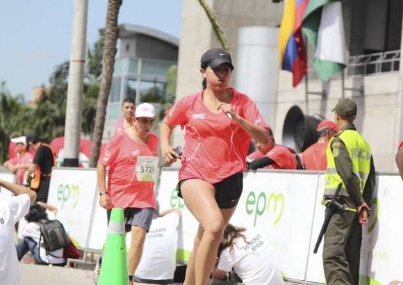 Esteban Jaramillo y Sebastián Salazar - Más de 10 mil competidores se dieron cita en esta histórica cita deportiva que se corría en las modalidades de 5, 10, 21 y 42 kilómetros.