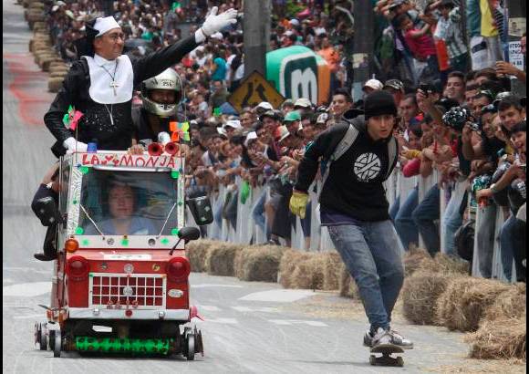 Hernán Vanegas - Un festival en el que hasta hubo tiempo para contar con la bendición divina.