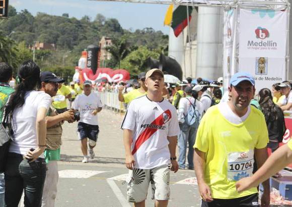 Esteban Jaramillo y Sebastián Salazar - Más de 10 mil competidores se dieron cita en esta histórica cita deportiva que se corría en las modalidades de 5, 10, 21 y 42 kilómetros.