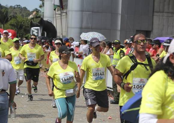 Esteban Jaramillo y Sebastián Salazar - Más de 10 mil competidores se dieron cita en esta histórica cita deportiva que se corría en las modalidades de 5, 10, 21 y 42 kilómetros.