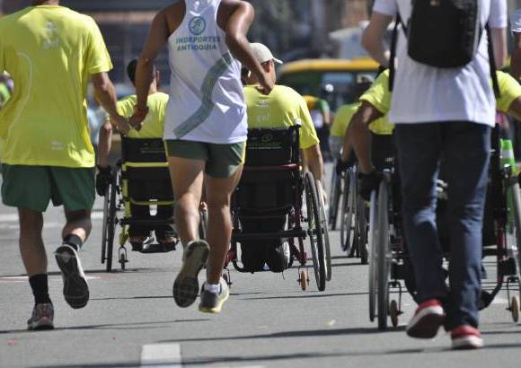 Esteban Jaramillo y Sebastián Salazar - Más de 10 mil competidores se dieron cita en esta histórica cita deportiva que se corría en las modalidades de 5, 10, 21 y 42 kilómetros