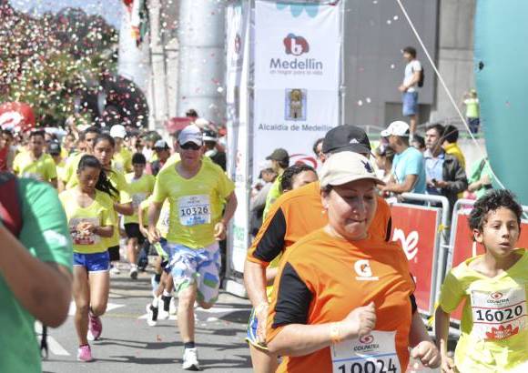 Esteban Jaramillo y Sebastián Salazar - Más de 10 mil competidores se dieron cita en esta histórica cita deportiva que se corría en las modalidades de 5, 10, 21 y 42 kilómetros