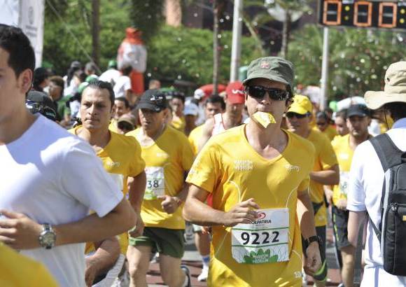 Esteban Jaramillo y Sebastián Salazar - Más de 10 mil competidores se dieron cita en esta histórica cita deportiva que se corría en las modalidades de 5, 10, 21 y 42 kilómetros