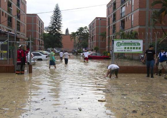 Esteban Vanegas - Varios sectores del municipio de Itagüí resultaron inundados tras el fuerte aguacero.