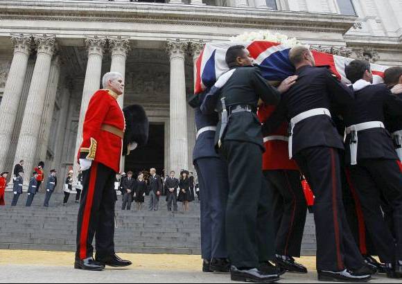 AP - La solemnidad marc&#243; el funeral de la exprimera ministra brit&#225;nica conservadora Margaret Thatcher.