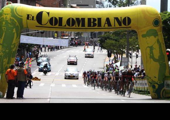 R&#243;binson S&#225;enz - 815 competidores se gozaron la segunda etapa de la prueba de la ruta del Cl&#225;sico EL COLOMBIANO-Indeportes Antioquia 2011.