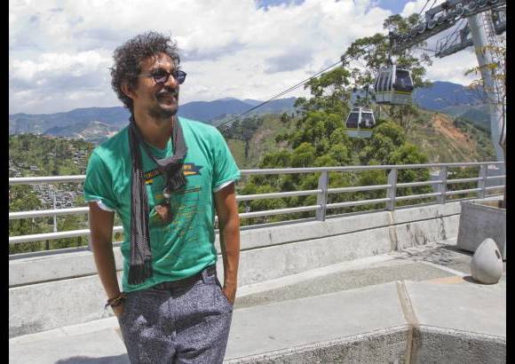Esteban Vanegas Londoño - Lanzamiento de Colombiamoda en la estación La Aurora del Metrocable, el diseñador internacional Haider Ackerman fue quien inauguró la feria con su pasarela.