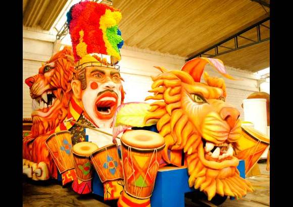 Colprensa - Uno de los principales atractivos de las carrozas es su altura, que este a&#241;o alcanzar&#225;n m&#225;s de siete metros, con conceptos vanguardistas, mixturas que combinan tradici&#243;n, fantas&#237;a y movimientos que las presentan como verdaderas obras de arte rodantes.