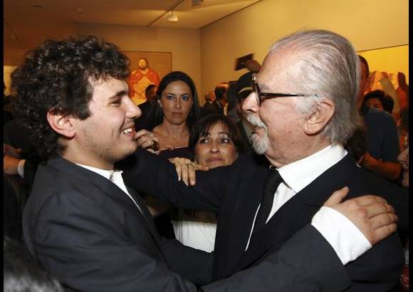 Fotos: Edwin Bustamante y C&#225;mara L&#250;cida. - El maestro salud&#243; con emoci&#243;n a su nieto Felipe Botero, quien lleg&#243; desde Bogot&#225;.