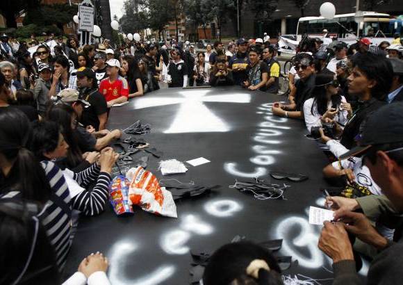 Colprensa - Las denuncias contra la corrupci&#243;n dieron nacimiento al movimiento ciudadano de resistencia civil Manos limpias.