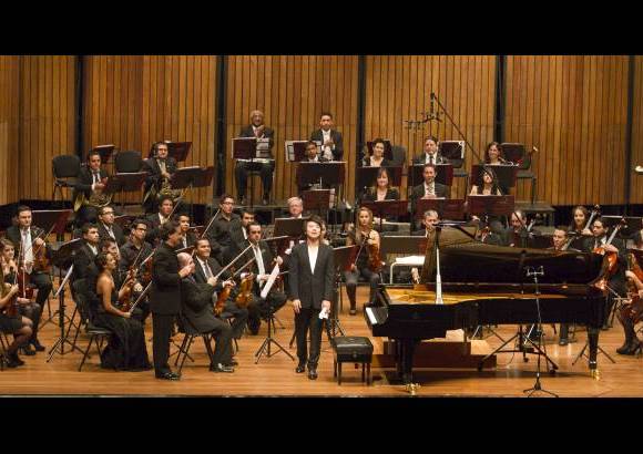 Edwin Bustamante - La segunda parte del recital estuvo compuesta por el concierto no. 1 para piano de Tchaikovsky.