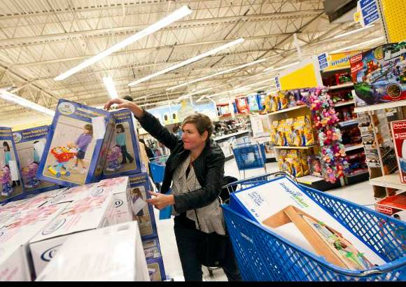 Reuters - Esa es la siguiente cita, esta vez por Internet, que tienen los consumidores estadounidenses en el calendario de compras navide&#241;as y el d&#237;a en que los comerciantes dicen que vuelven a dar sus mejores ofertas, esta vez a trav&#233;s de sus p&#225;ginas web.
