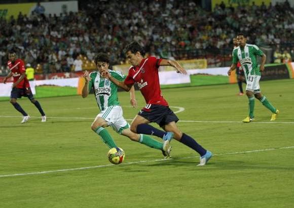 Hern&#225;n Vanegas - Mucho trabajo en las &#225;rea de ambos equipos.