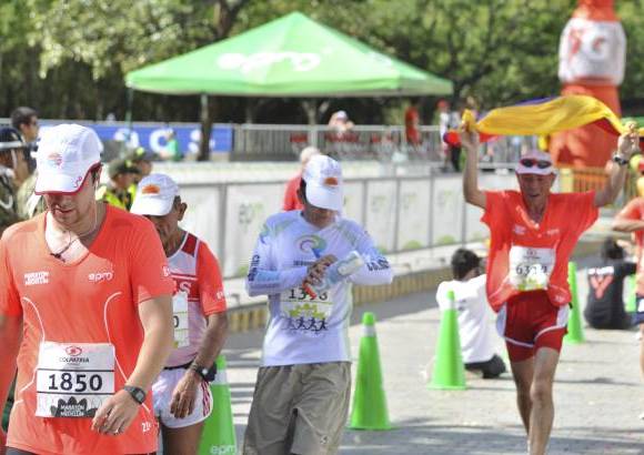 Esteban Jaramillo y Sebasti&#225;n Salazar - M&#225;s de 10 mil competidores se dieron cita en esta hist&#243;rica cita deportiva que se corr&#237;a en las modalidades de 5, 10, 21 y 42 kil&#243;metros.