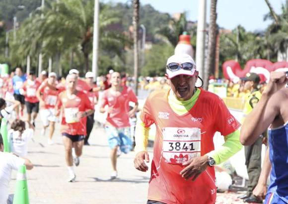 Esteban Jaramillo y Sebasti&#225;n Salazar - M&#225;s de 10 mil competidores se dieron cita en esta hist&#243;rica cita deportiva que se corr&#237;a en las modalidades de 5, 10, 21 y 42 kil&#243;metros.