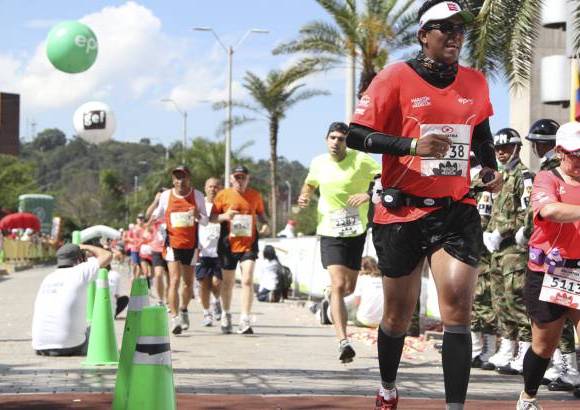 Esteban Jaramillo y Sebasti&#225;n Salazar - M&#225;s de 10 mil competidores se dieron cita en esta hist&#243;rica cita deportiva que se corr&#237;a en las modalidades de 5, 10, 21 y 42 kil&#243;metros.