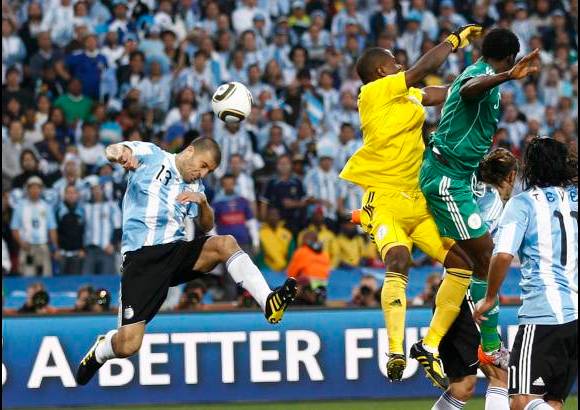 Reuters - Argentina se sacó los nervios del debut en el Mundial con la victoria 1-0 sobre Nigeria por el Grupo B.