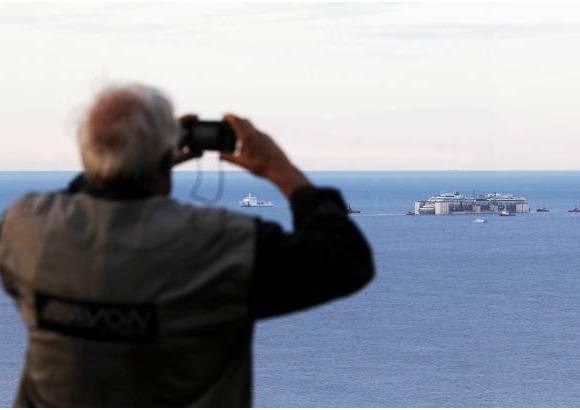 AFP - Una operaci&#243;n espectacular enderez&#243; el barco en septiembre de 2013.