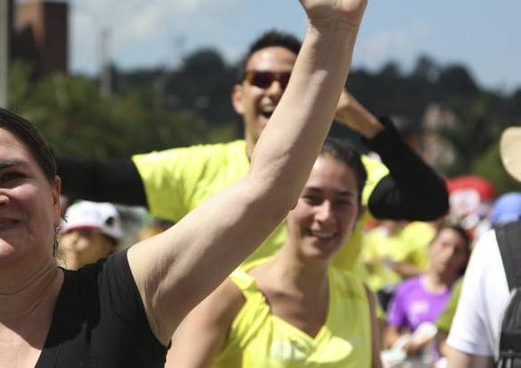 Esteban Jaramillo y Sebastián Salazar - Más de 10 mil competidores se dieron cita en esta histórica cita deportiva que se corría en las modalidades de 5, 10, 21 y 42 kilómetros.