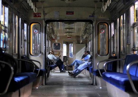 Reuters - La capital argentina vivió este jueves un caos de tránsito, con miles de pasajeros a la espera de autobuses, al cumplirse el segundo día de la huelga de los trabajadores del metro, que es utilizado cada día por un millón de personas.